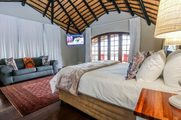 Unit 1 Executive Thatch Suite